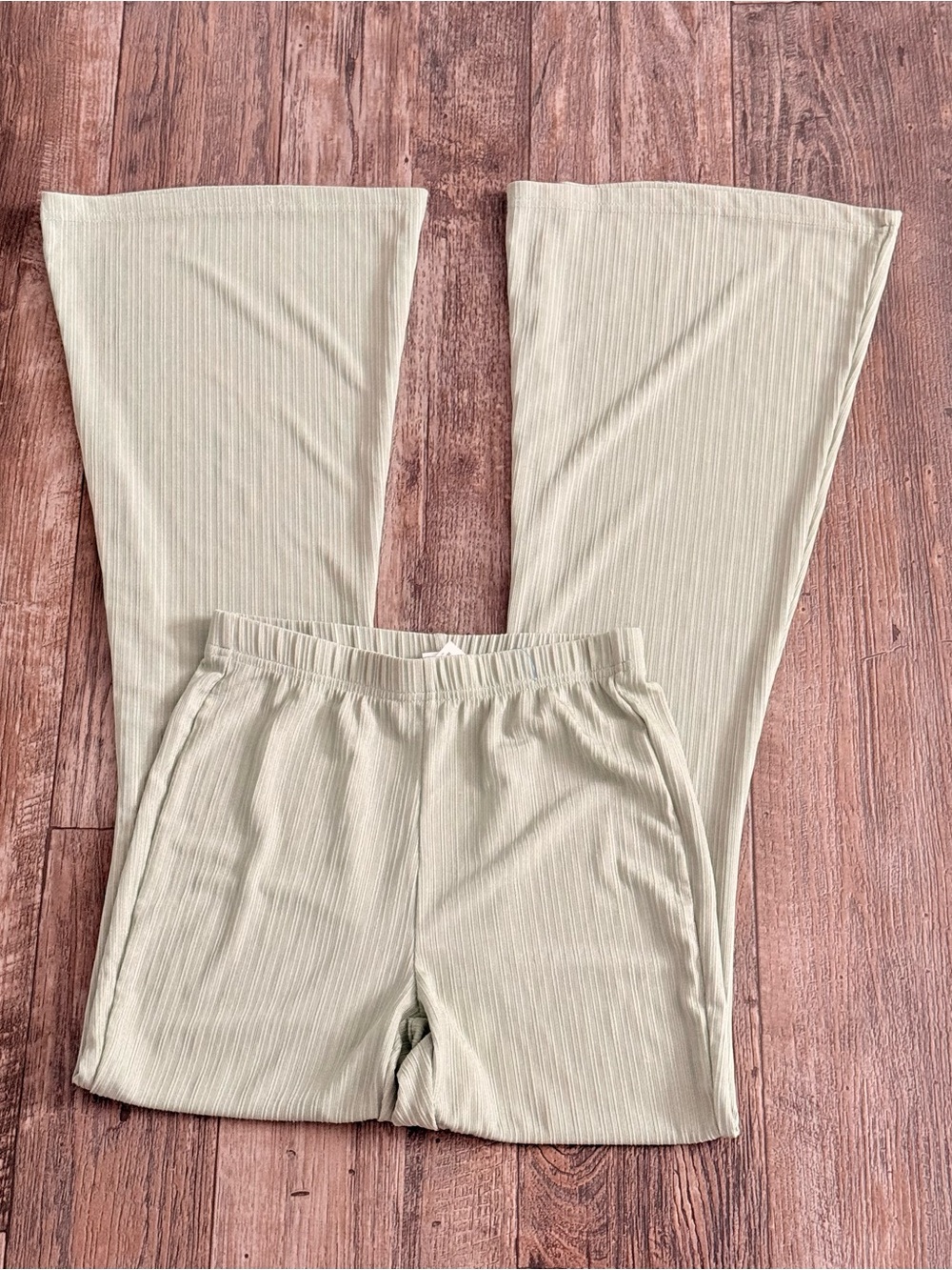 Kids Ribbed Wide-Leg Bottoms in Light Sage